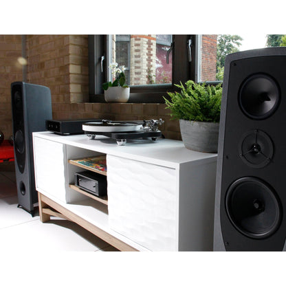 Rega Naia Reference Turntable